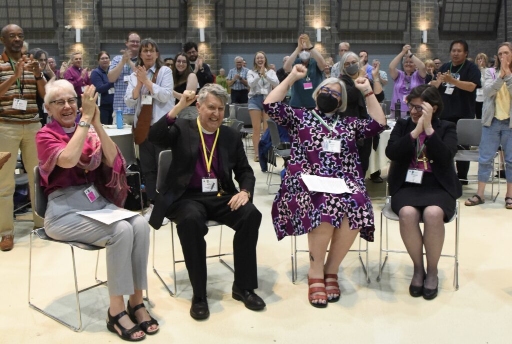 edit-4 leaders cheering